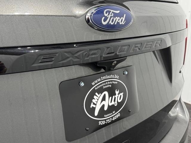 Photo of 2017 Magnetic Ford Explorer