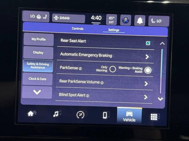 Photo of 2024 Diamond Black Crystal Pearlcoat Jeep Grand Cherokee L