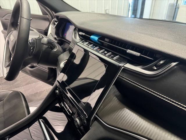 Photo of 2024 Diamond Black Crystal Pearlcoat Jeep Grand Cherokee L