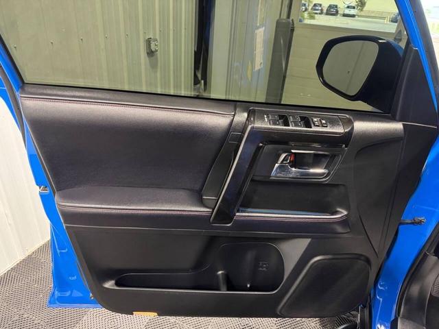 Photo of 2019 Voodoo Blue Toyota 4Runner