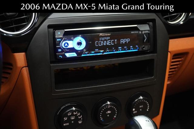 Photo of 2006 Galaxy Gray Mica Mazda MX-5 Miata