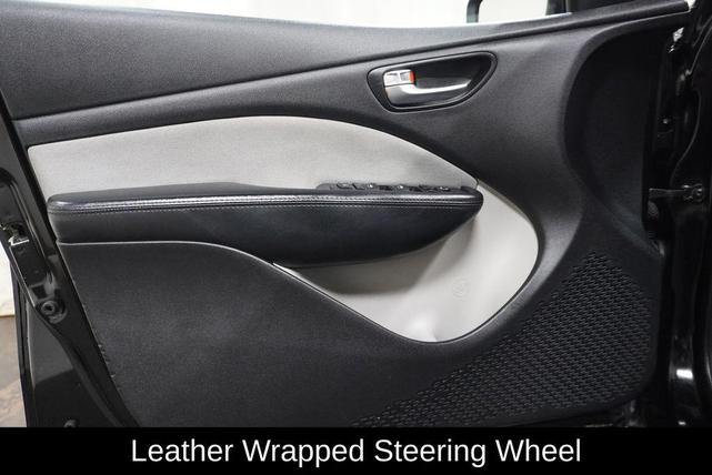 Photo of 2015 Pitch Black Clearcoat Dodge Dart