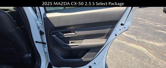 Photo of 2025 wind chill pearl Mazda CX-50