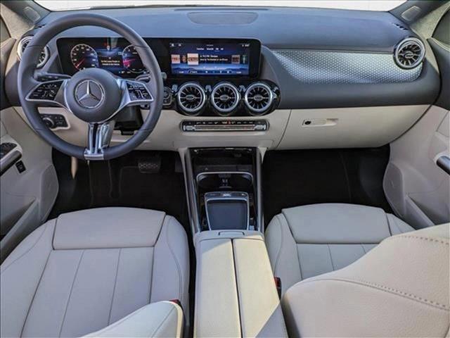 Photo of 2025 Polar White Mercedes-Benz GLA 250