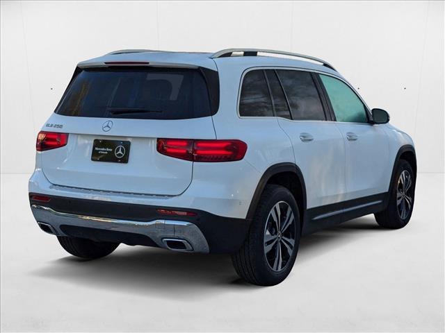 Photo of 2025 Polar White Mercedes-Benz GLB 250
