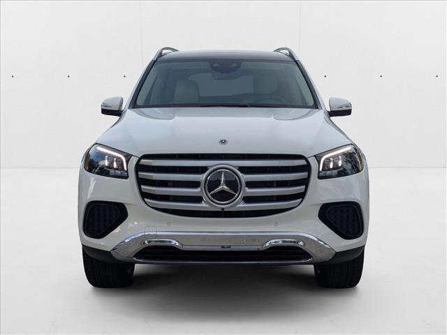 Photo of 2026 Polar White Mercedes-Benz GLS 450