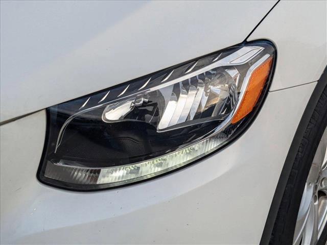 Photo of 2018 Polar White Mercedes-Benz GLC 300