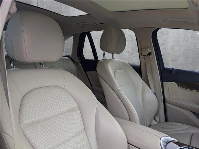 Photo of 2018 Polar White Mercedes-Benz GLC 300