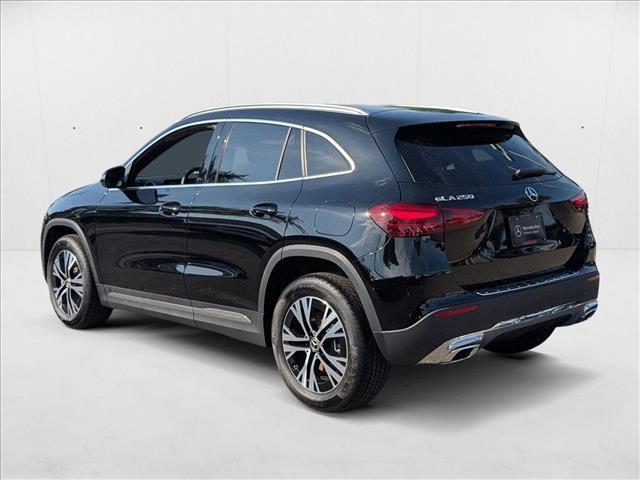 Photo of 2025 Night Black Mercedes-Benz GLA 250