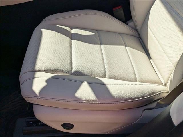 Photo of 2025 Polar White Mercedes-Benz GLE 450