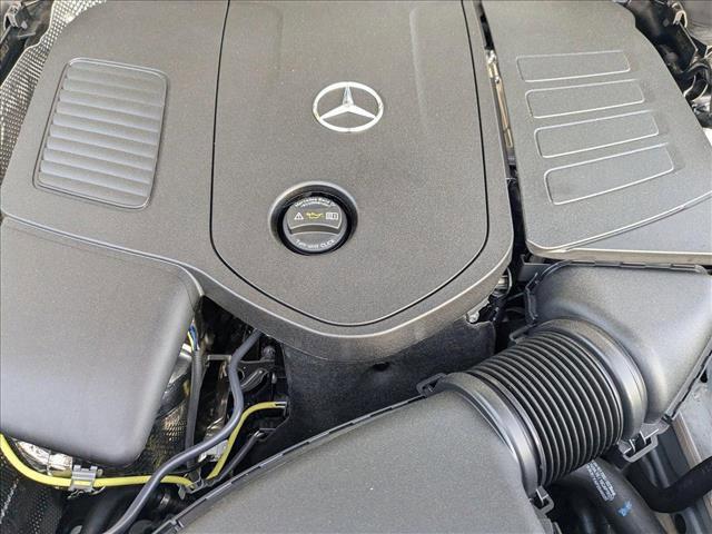 Photo of 2025 Polar White Mercedes-Benz GLC 300