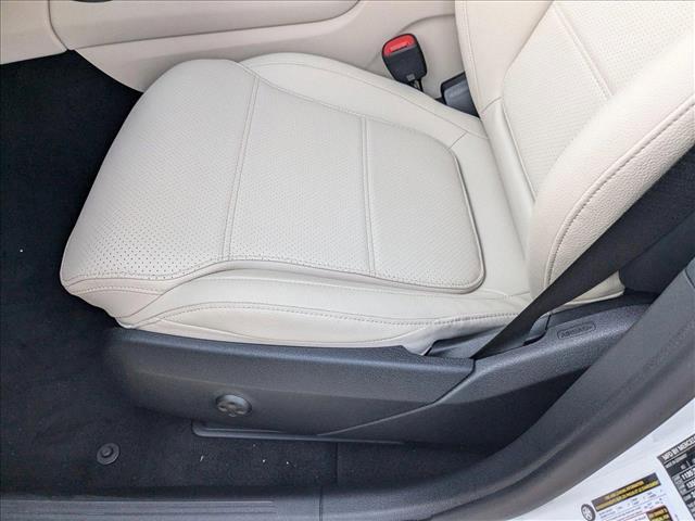 Photo of 2025 Polar White Mercedes-Benz GLC 300