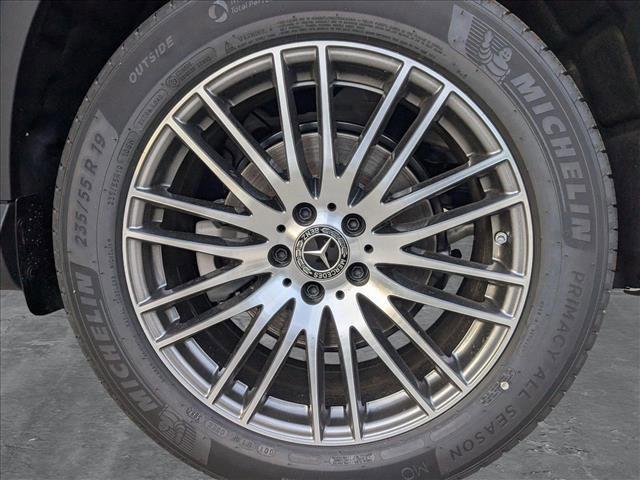 Photo of 2025 Polar White Mercedes-Benz GLC 300