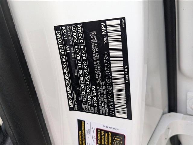 Photo of 2025 Polar White Mercedes-Benz GLC 300