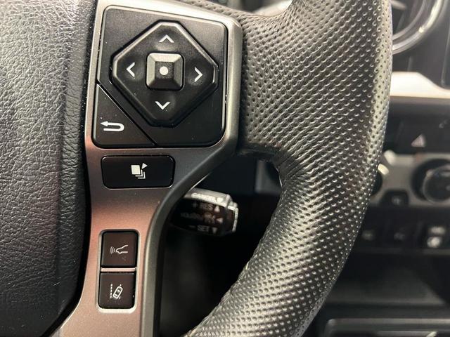 Photo of 2018 Midnight Black Metallic Toyota Tacoma