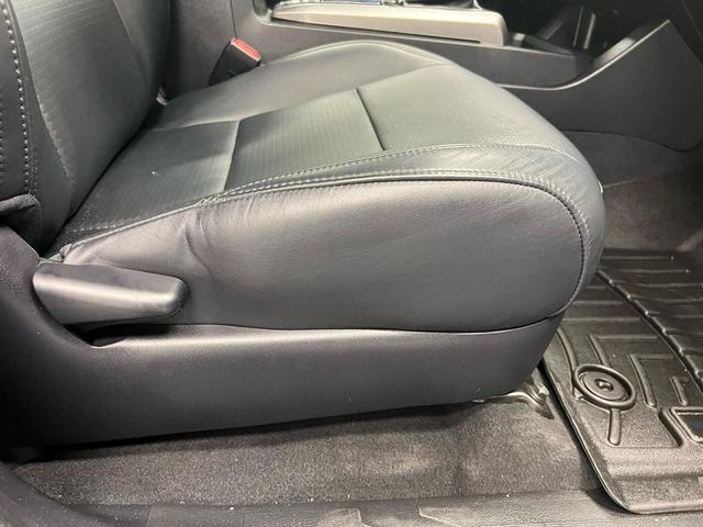 Photo of 2018 Midnight Black Metallic Toyota Tacoma