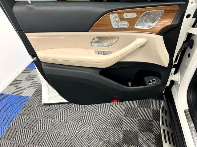 Photo of 2022 White Mercedes-Benz GLE 350