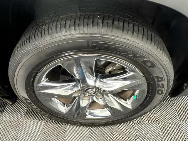 Photo of 2018 Blizzard Pearl Toyota Highlander