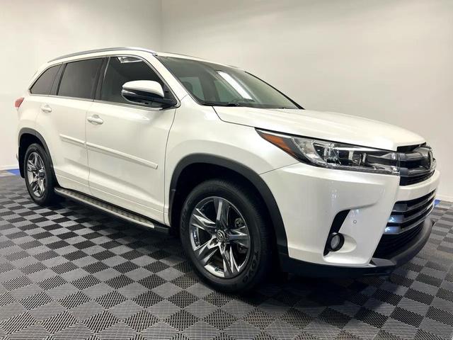 Photo of 2018 Blizzard Pearl Toyota Highlander