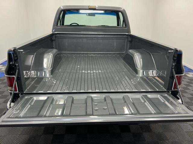 Photo of 1986 Black/Silver Chevrolet Pickup Truck