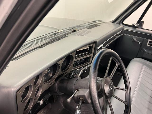 Photo of 1986 Black/Silver Chevrolet Pickup Truck
