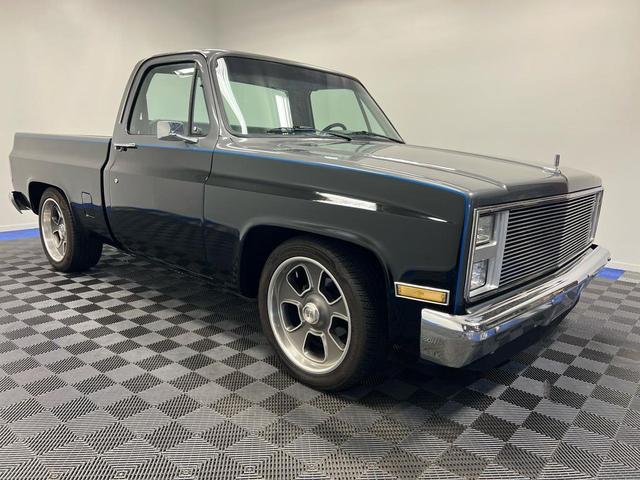 Photo of 1986 Black/Silver Chevrolet Pickup Truck