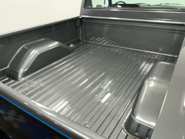 Photo of 1986 Black/Silver Chevrolet Pickup Truck