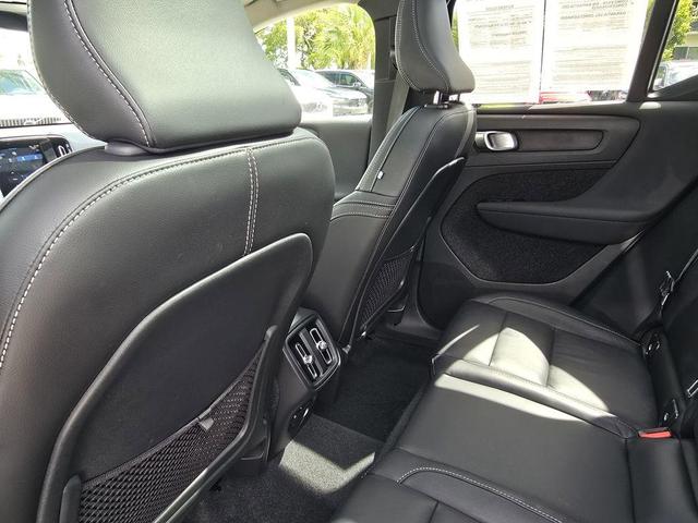 Photo of 2023 Silver Volvo XC40
