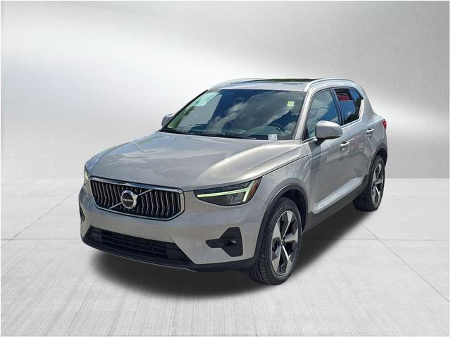 Photo of 2023 Silver Volvo XC40
