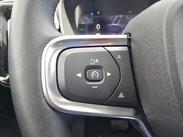 Photo of 2023 Silver Volvo XC40
