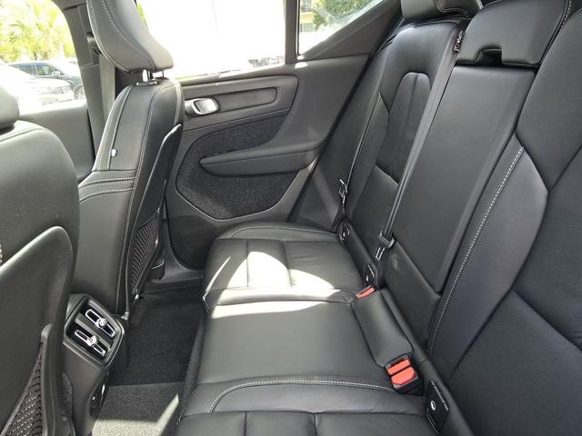 Photo of 2023 Silver Volvo XC40