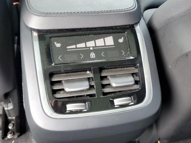 Photo of 2024 Metallic Volvo XC90