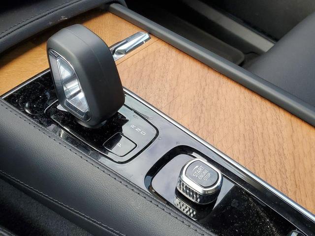 Photo of 2024 Metallic Volvo XC90