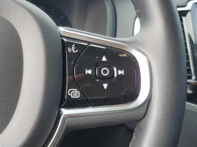 Photo of 2024 Metallic Volvo XC90