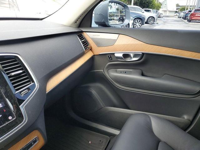 Photo of 2024 Metallic Volvo XC90