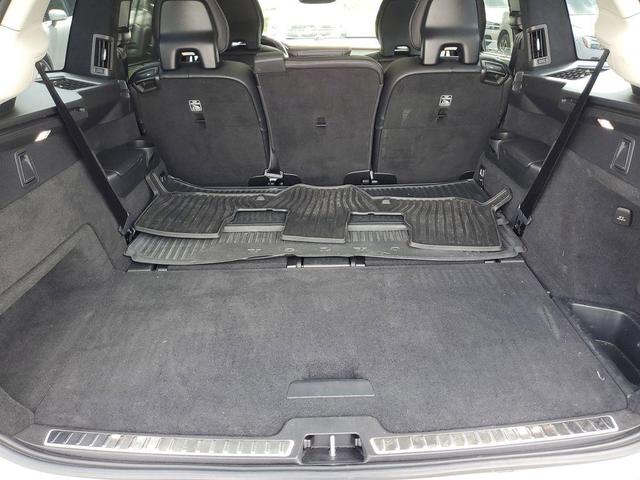 Photo of 2022 Crystal White Metallic Volvo XC90