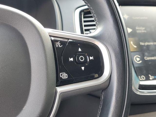 Photo of 2022 Crystal White Metallic Volvo XC90
