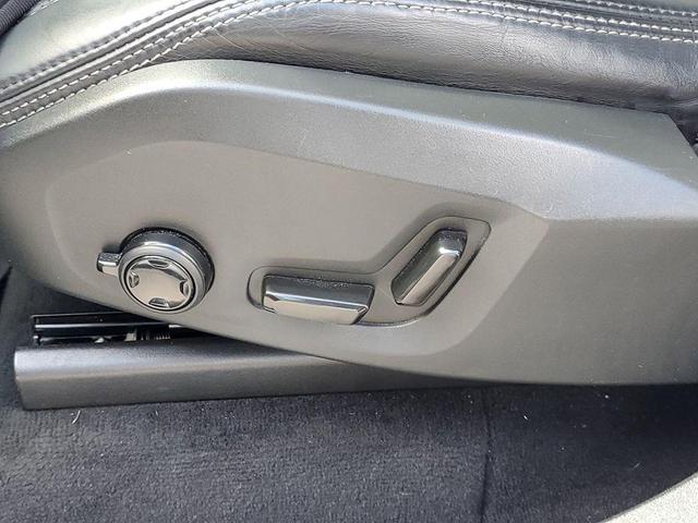 Photo of 2022 Crystal White Metallic Volvo XC90