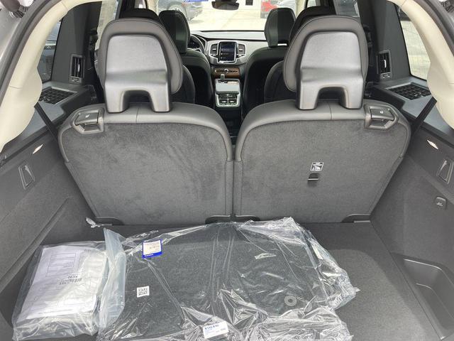 Photo of 2025 Silver Volvo XC90