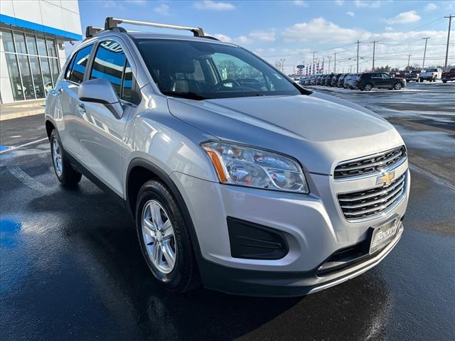 Photo of 2016 Silver Ice Metallic Chevrolet Trax