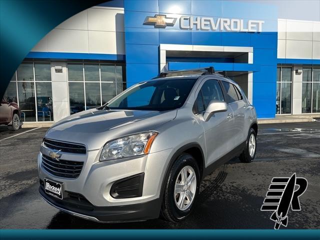 Photo of 2016 Silver Ice Metallic Chevrolet Trax