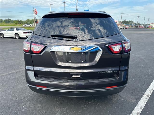 Photo of 2015 Tungsten Metallic Chevrolet Traverse