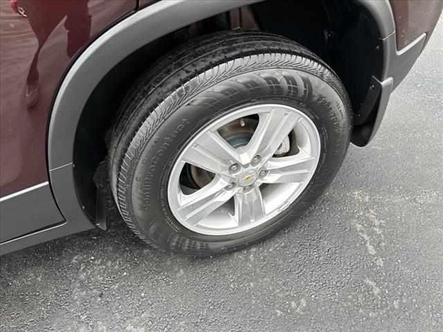 Photo of 2021 Black Cherry Metallic Chevrolet Trax