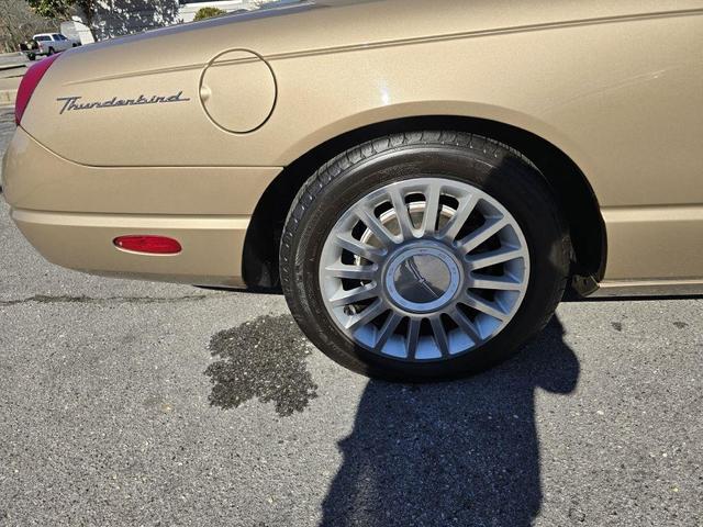 Photo of 2005 Gold Ford Thunderbird
