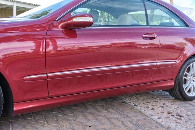 Photo of 2009 Red Mercedes-Benz CLK-Class
