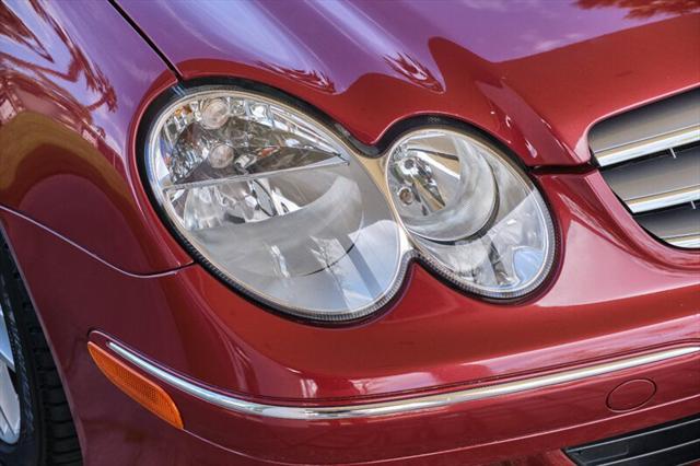 Photo of 2009 Red Mercedes-Benz CLK-Class