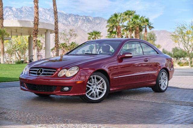 Photo of 2009 Red Mercedes-Benz CLK-Class