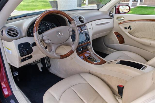 Photo of 2009 Red Mercedes-Benz CLK-Class