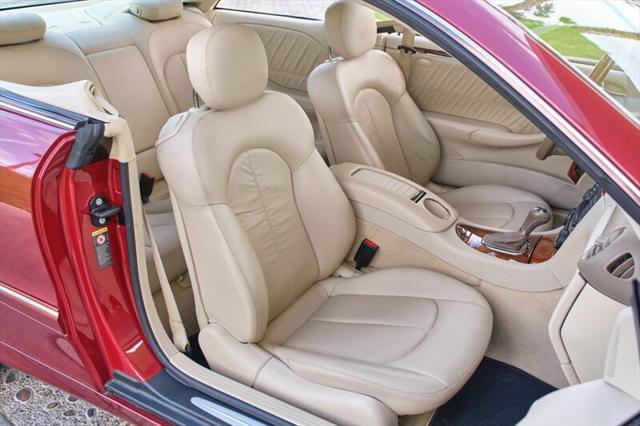 Photo of 2009 Red Mercedes-Benz CLK-Class