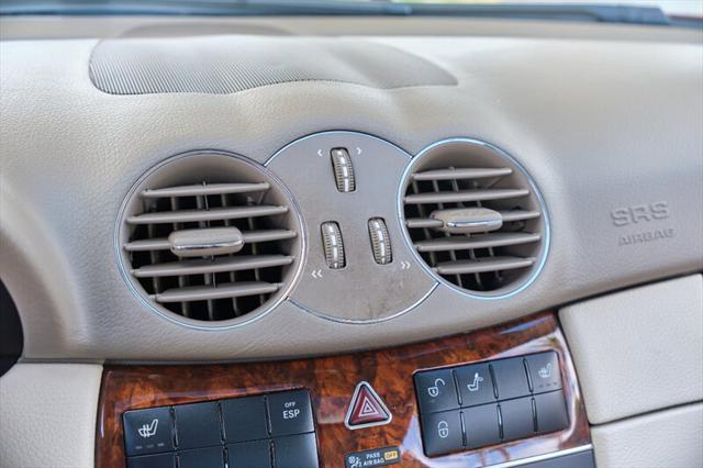 Photo of 2009 Red Mercedes-Benz CLK-Class